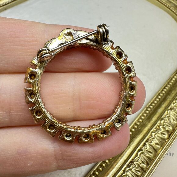 Vintage Jewelry Blue Rhinestone Gold Tone Circular Circle Brooch Pin - Picture 3 of 3